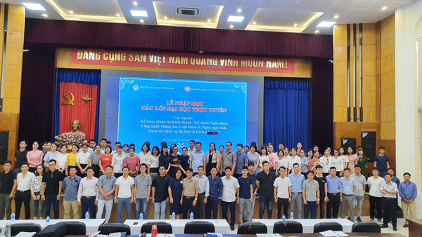 khai giảng