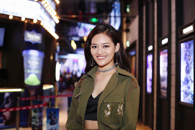 cử nhân