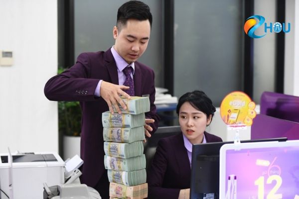 lam ngan hang co giau khong