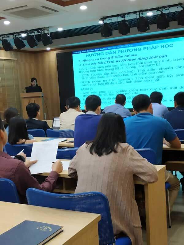 le-khai-giang-lop-hoc-cu-nhan-truc-tuyen-ehou-ngay-11-11-2018